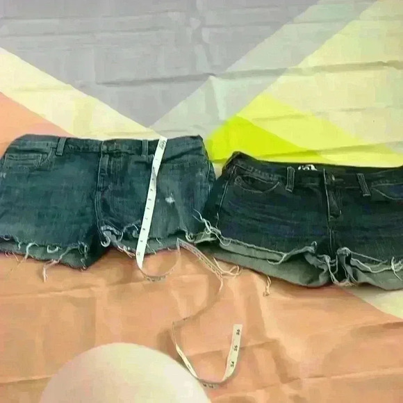 Two 27 in shorts.   Share with your friends - Picture 1 of 7